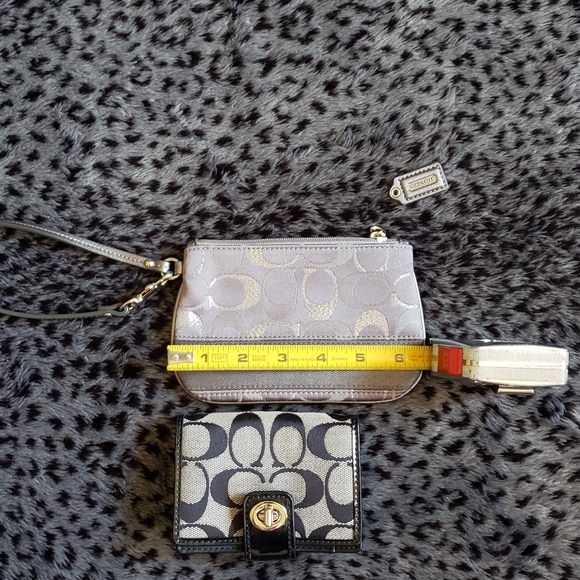 Coach Wallet & Coach Wristlet - Picture 3 of 8